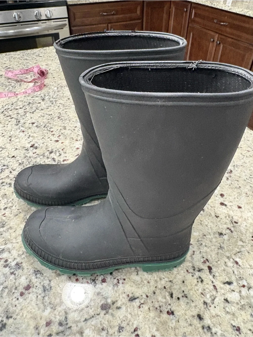 Black with green soles youth rain boots in size 5 Unbranded GUC